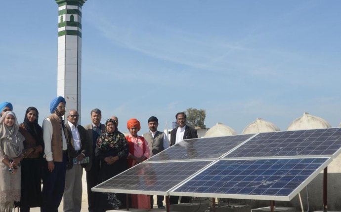 Ambar mosque switches to solar energy | lucknow | Hindustan Times